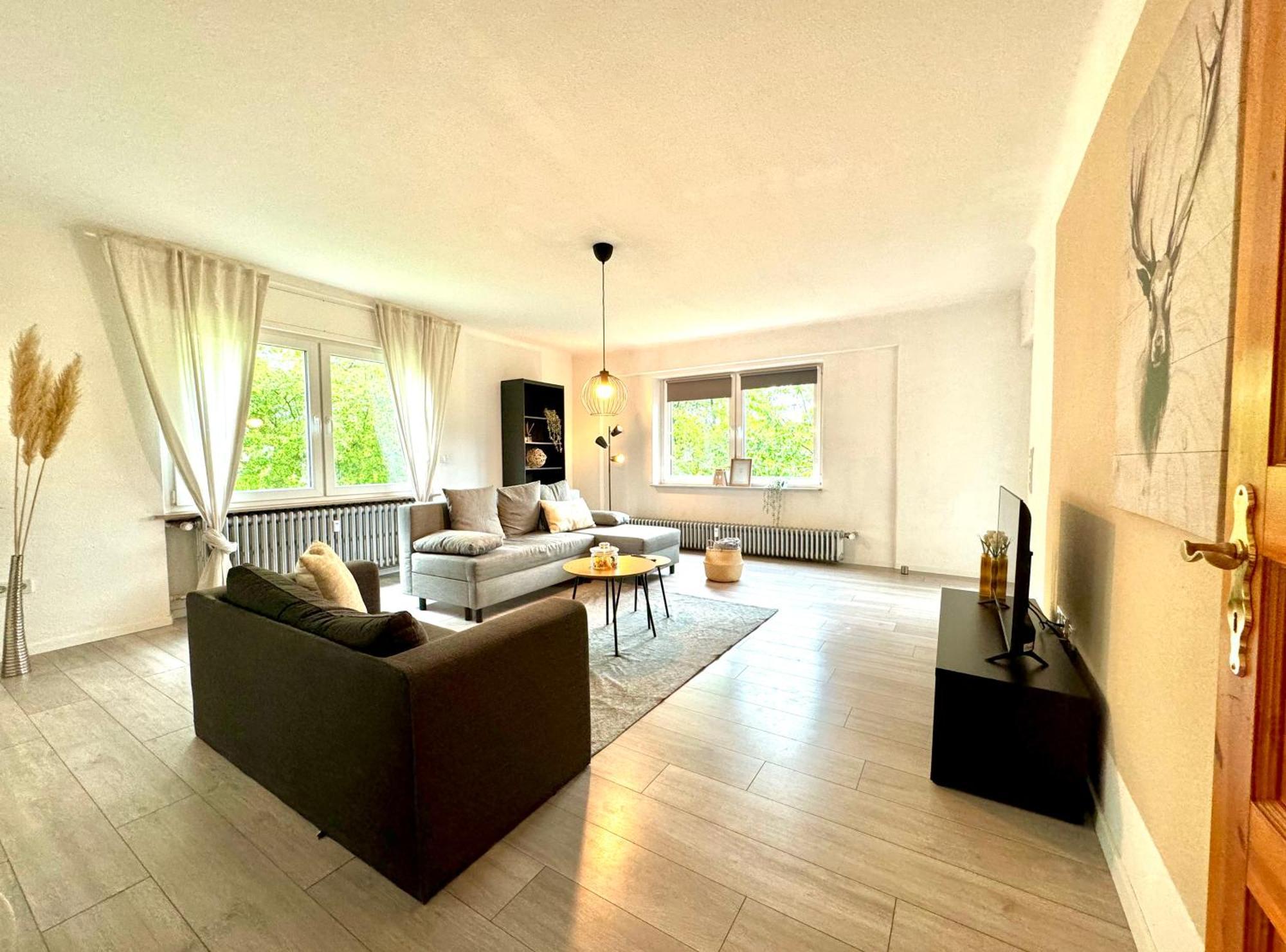 Grosszuegiges Apartment Mit Balkon Fuer Monteure Und Feriengaeste Dillingen/Saar Exterior foto